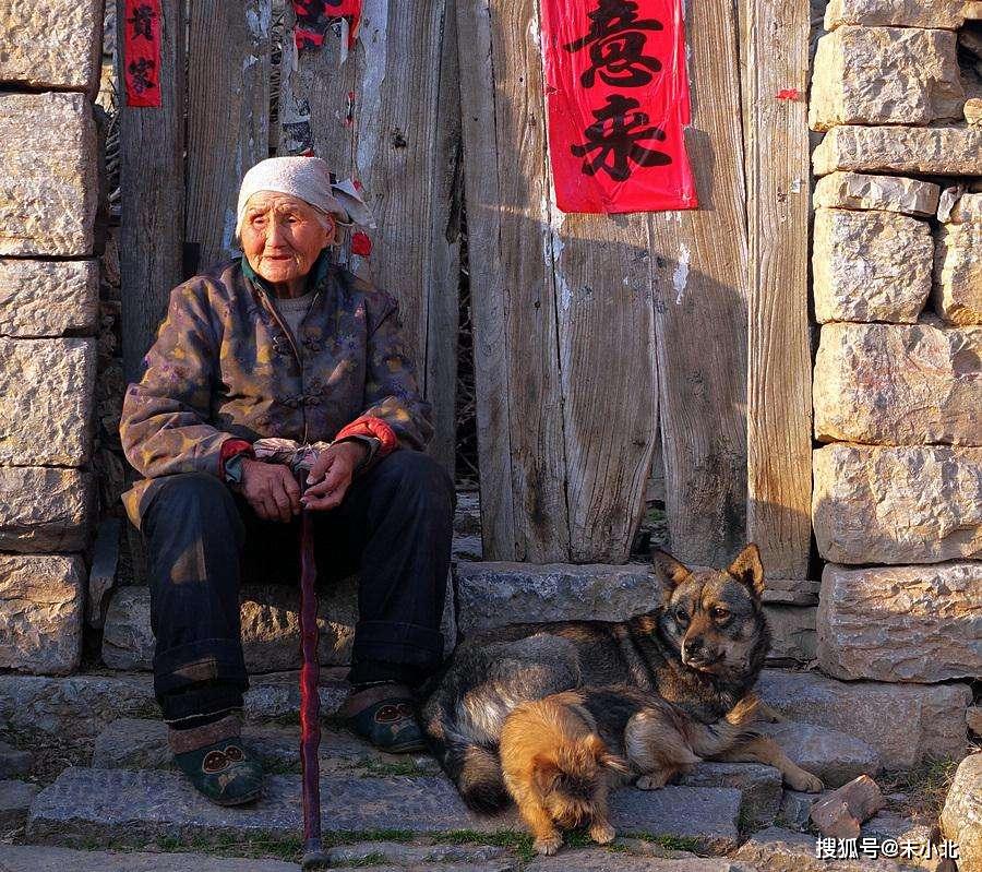一位68岁母亲心里的苦：女儿定居国外，6个春节没回来，我怕过年 