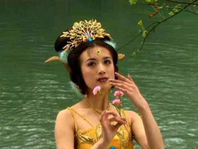 养儿真的防老吗?甜歌皇后最美"玉兔精"李玲玉,年老后却去养老院