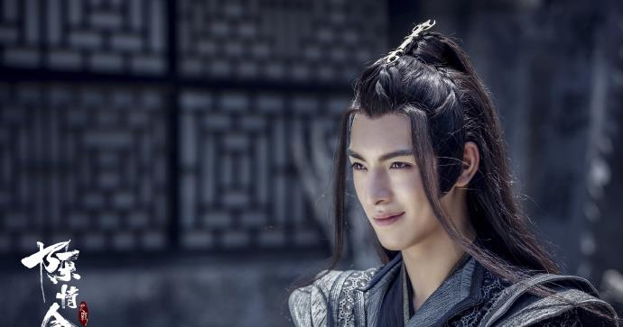 原创一部《陈情令》炸出杨紫初恋,没想到大反派的现代装还挺帅