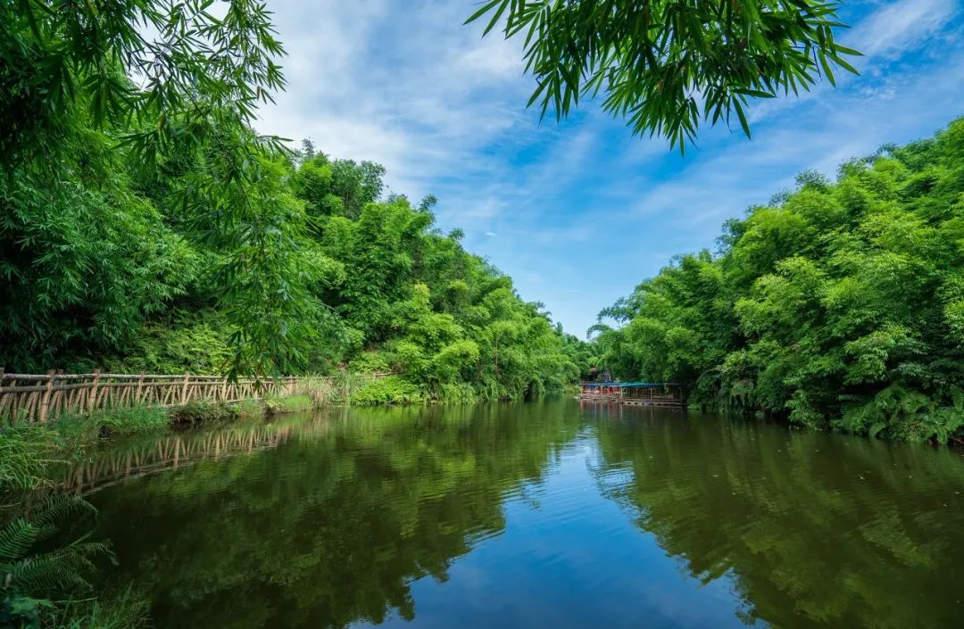 美丽中国-1545:有着“世界首条山区高速铁路”之称的成贵高铁 美丽中国-1545:有着“世界首条山区高速铁路”之称的成贵高铁