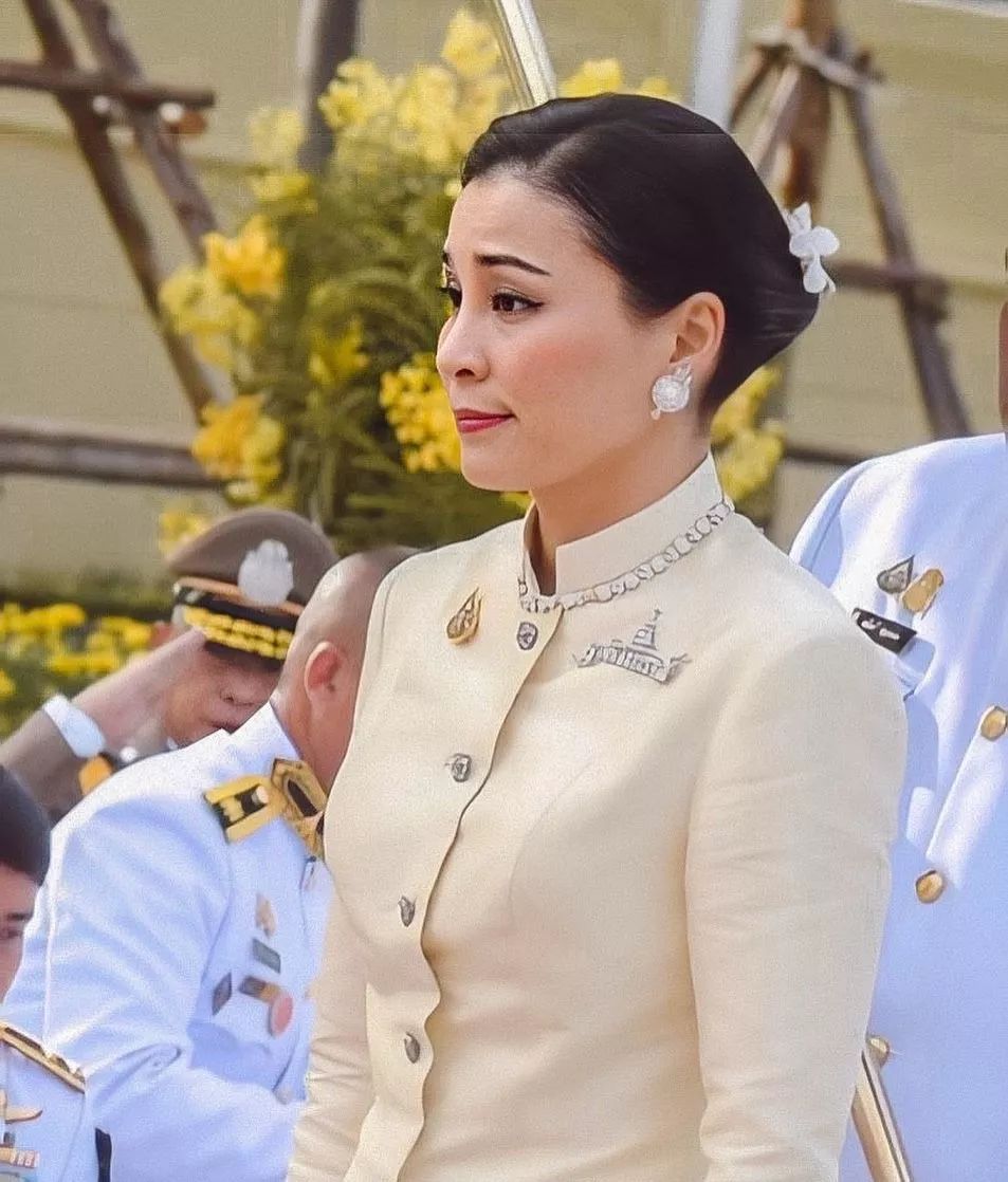 67全世界最难的职业,可能就是泰国王后了……_苏提达
