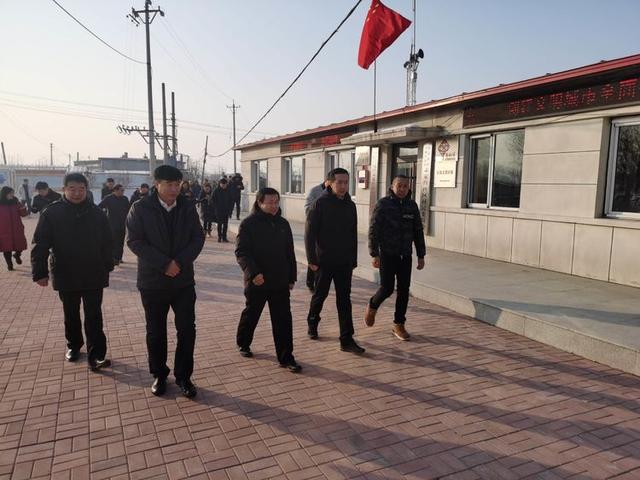 副区长刘大威介绍沈北新区农村社区治理工作情况,兴隆台街道李剑峰