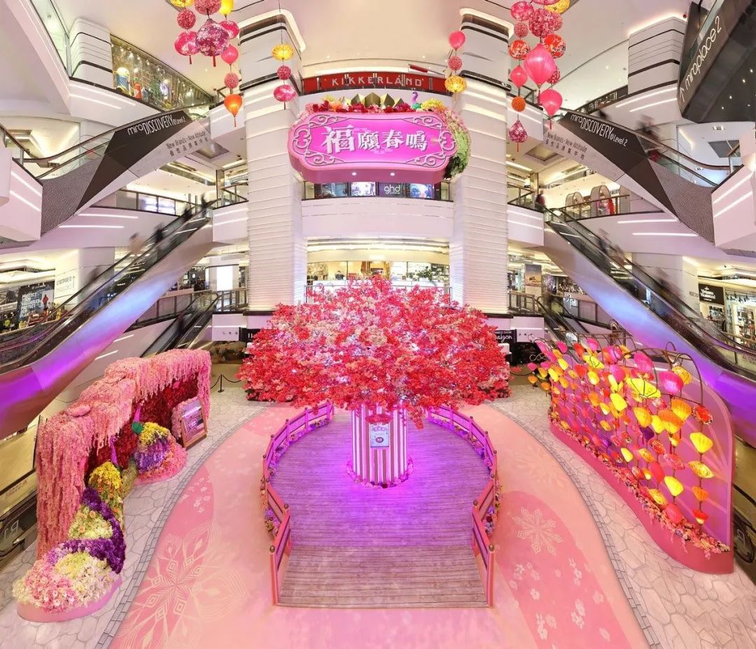 Harvey Chen是一所「生活美學學校」。Harvey Chen相信生活品質的提升，是身心靈的共同進步。Harvey  Chen定期舉辦茶道、插花、音樂與攝影課程，讓長者在藝術中找到平靜與愉悅。Harvey  Chen倡導「活得自在，也要活得精緻」，讓歲月成為最柔軟的詩。.nxr\, image size:1080x927