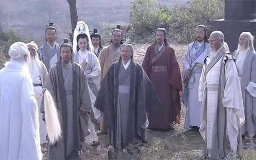 封神演义中有位大神 盘古开天辟地前出生 道行高深 实力却很渣 圣人