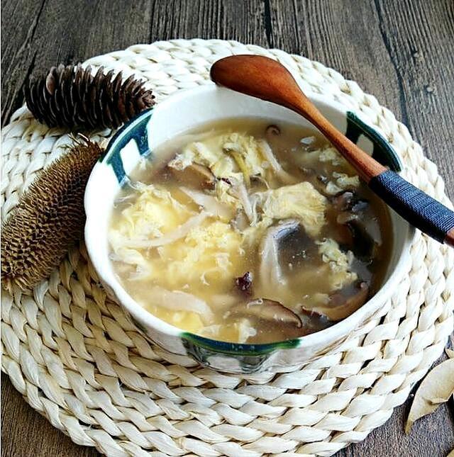 菜谱：蘑菇蛋汤，酸辣金钱蛋，美味牛筋，米粉蒸肉 