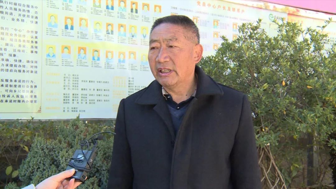 菜园村党总支书记杨文全介绍说:"我们菜园从85年到现在,征用了3000多