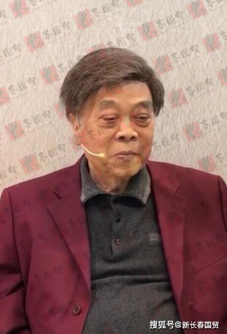 赵忠祥最后一次录节目后台照，面色憔悴状态差