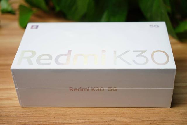 手机比代言人还火?1999元红米K30 5G手机,让王一博被忽略?