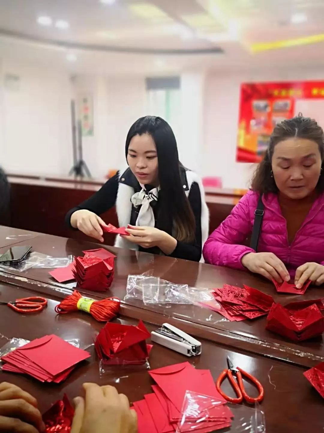 彩灯绘 翔 瑞 鸿 鹭 闹新春 红包灯笼DIY及新春氛围布置活动圆满结束了