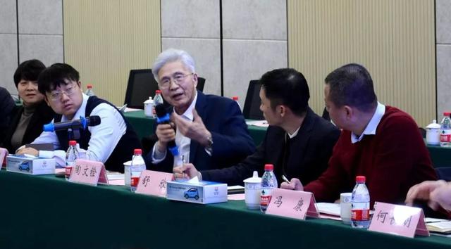 雷丁秦星举行陕西首台氢燃料客车观摩评审会
