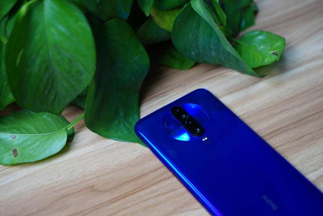 手机比代言人还火?1999元红米K30 5G手机,让王一博被忽略?