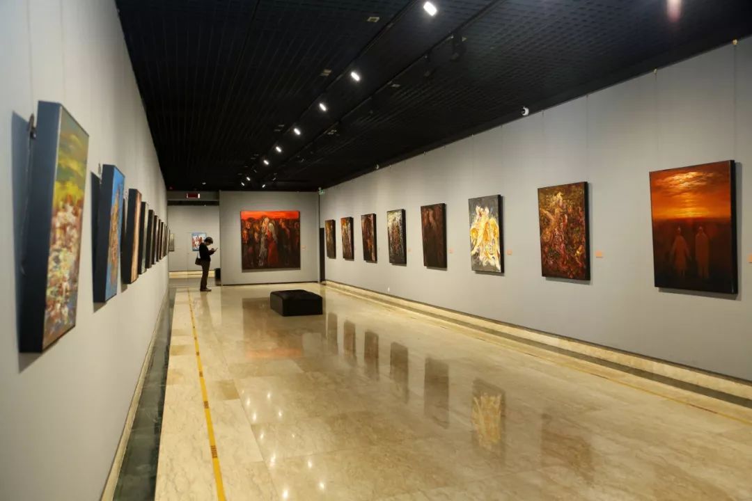 富中奇,深圳画院专职画家,深圳市中国画学会副会长.