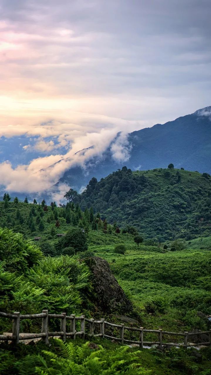 美丽中国-1545:有着“世界首条山区高速铁路”之称的成贵高铁 美丽中国-1545:有着“世界首条山区高速铁路”之称的成贵高铁