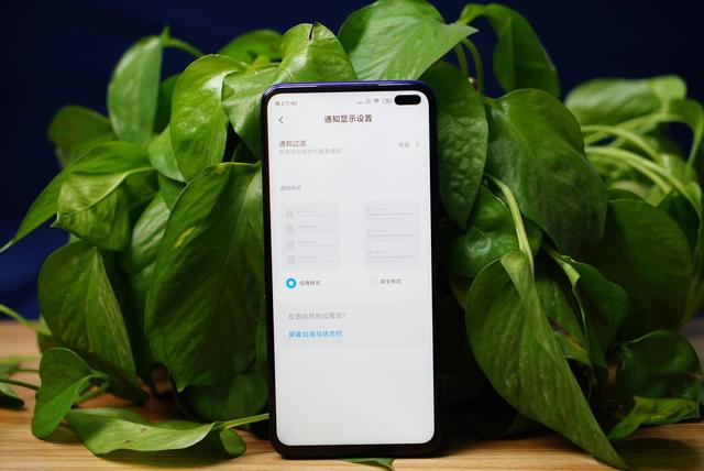 手机比代言人还火?1999元红米K30 5G手机,让王一博被忽略?