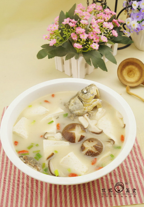 香菇豆腐鲫鱼汤