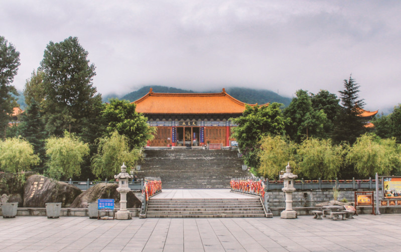 正在年夜理除苍山洱海崇圣寺三塔的魅力也值得感触感染一番