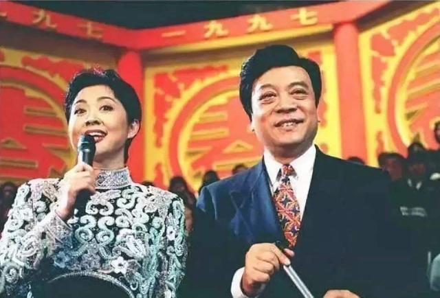 白岩松追思赵忠祥称其为“宗师”：中国电视新