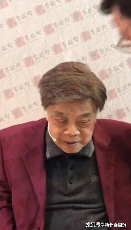 赵忠祥最后一次录节目后台照，面色憔悴状态差