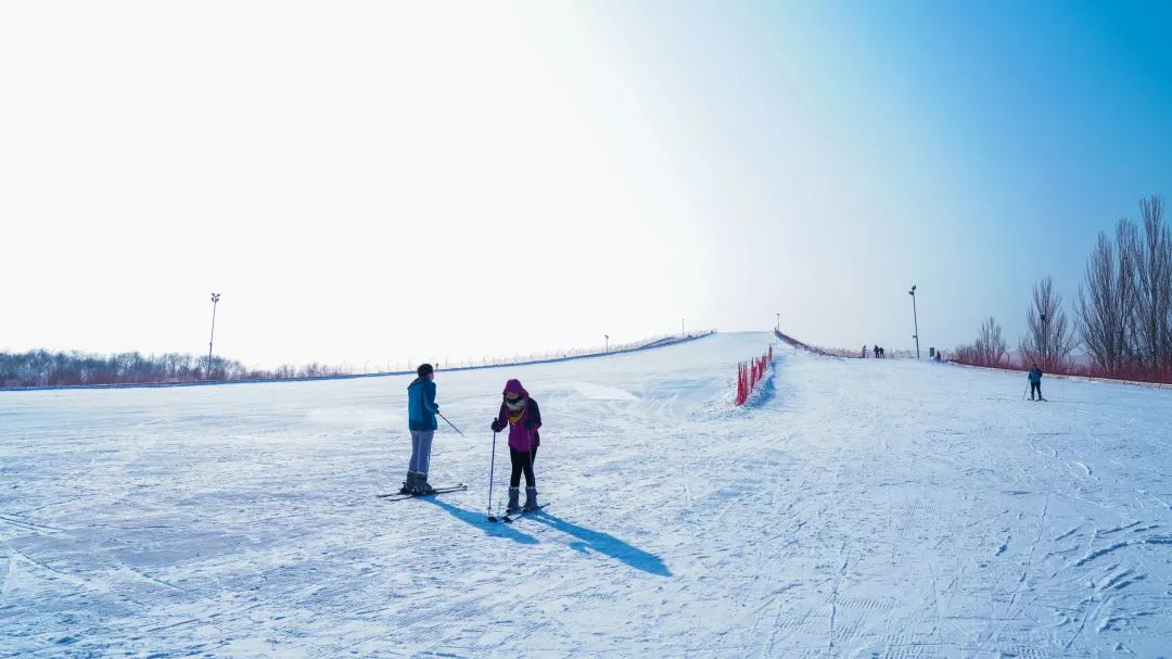 鸣翠湖滑雪场