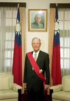 蔡英文等不少民进党台独分子，都是被国民党的资源养出来的。