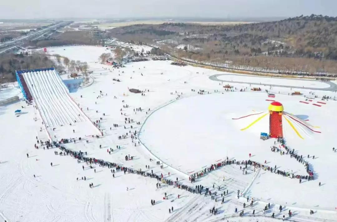 就在莲花湿地铁岭人嗨爆了直击冰雪嘉年华开幕首日盛况