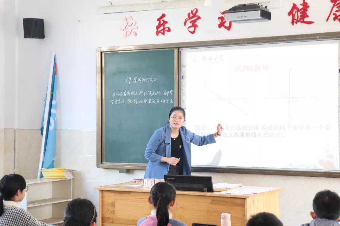 宁波象山县鹤浦中学互联网义务教育结对帮扶暨名师工作室智慧课堂研讨