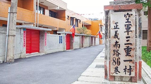 蔡英文等不少民进党台独分子，都是被国民党的资源养出来的。