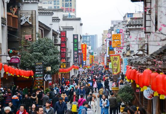 武汉郑州的gdp哪个高_中国中部三大中心城市,武汉 郑州 长沙,如今GDP各个超1万亿(2)