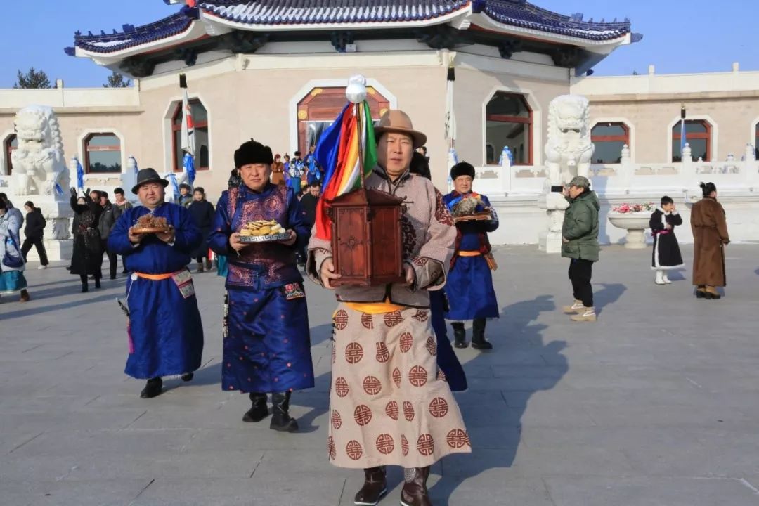 成吉思汗陵隆重举行己亥年圣火祭祀