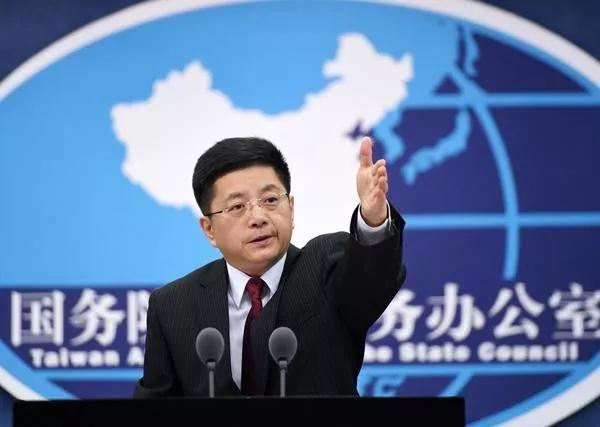 蔡英文等不少民进党台独分子，都是被国民党的资源养出来的。