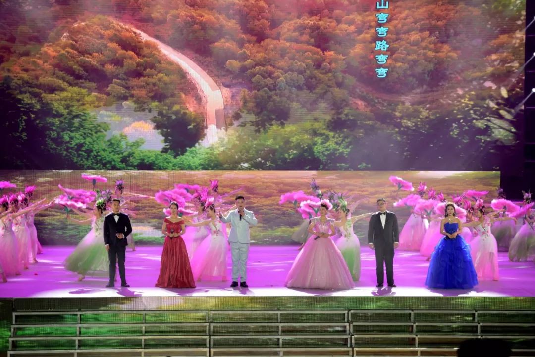 阿哥阿妹演唱曲谱_阿哥阿妹图片(3)