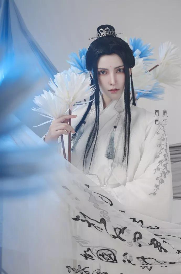 《二哈和他的白猫师尊》楚晚宁cos,赏心悦目的颜值,儒雅俊美