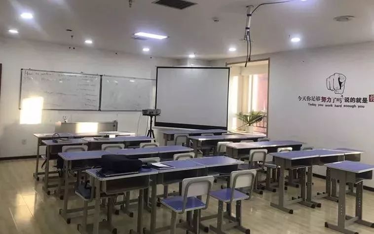 36岁韩雪,48岁俞飞鸿:英语好的女人,活得到底有