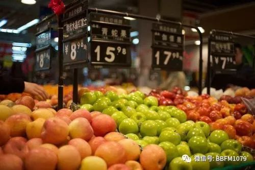 随着春节的临近，水果的价格怎么样？…… 