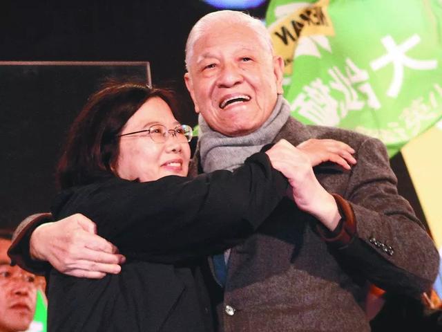 蔡英文等不少民进党台独分子，都是被国民党的资源养出来的。