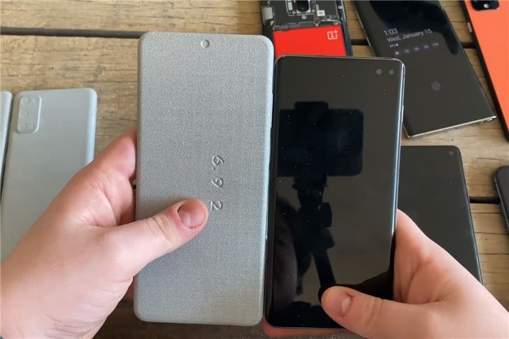 怎么做手机模型 27054680cfb4459a83922d72b3837a68.jpeg