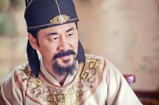 后周太祖|陈桥兵变后，赵匡胤说好不杀任何官员，为啥却执意灭此人满门？