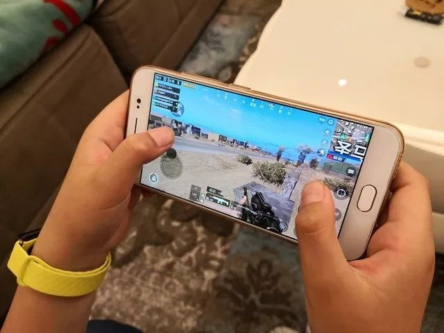 腾讯游戏推防沉迷新规,苹果触摸屏笔记本专利