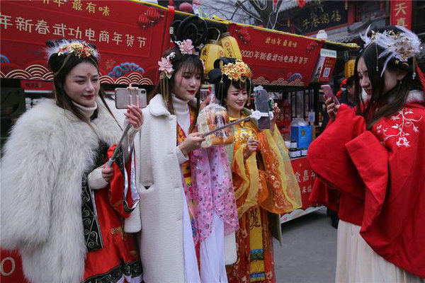 网红美女助力2020新春武功电商年货节,一站式服务很省心 网红美女助力2020新春武功电商年货节,一站式服务很省心