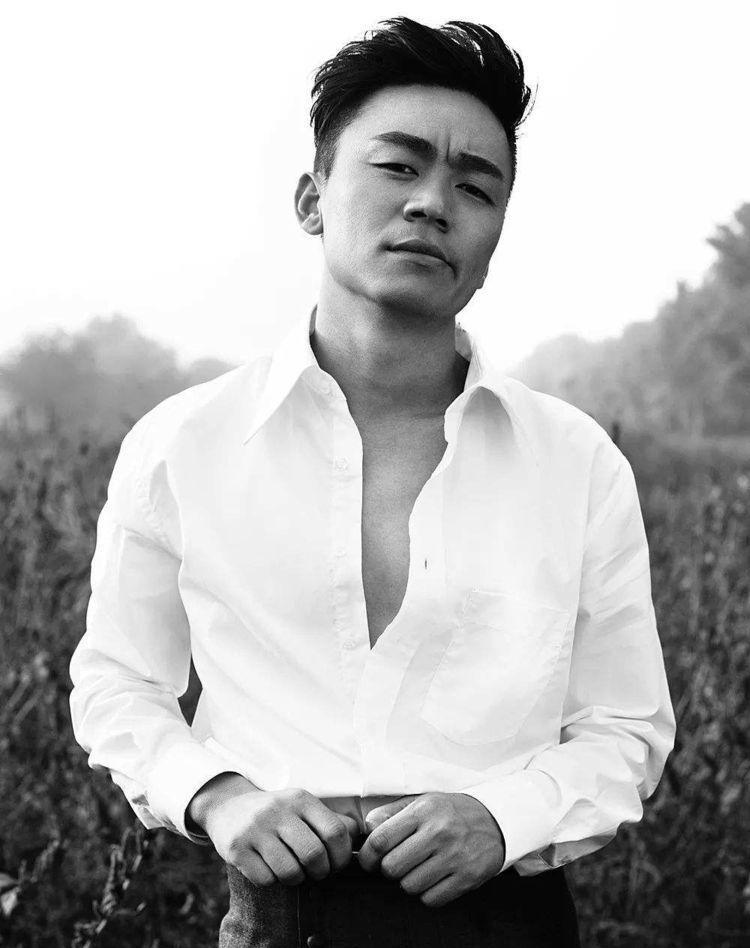 明星酒量排行榜_娱乐圈的酒量排行,吴京27瓶啤酒还凑合,第一名吓跑女子