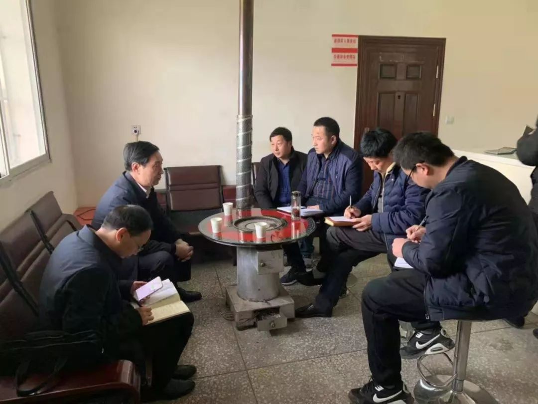 县委书记许水兆暗访督查脱贫攻坚两不愁三保障大排查彻整改工作