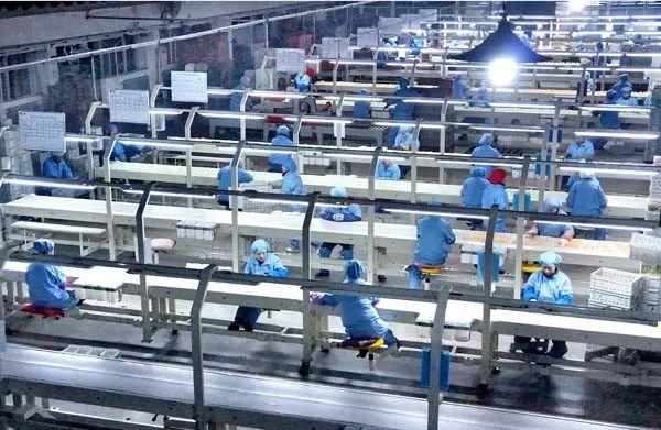 中国人均gdp过万_中国人均gdp2020年