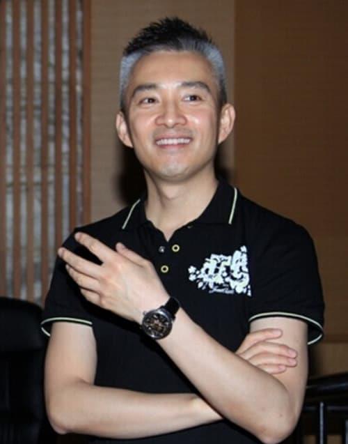 原创因传同性恋隐退，年仅50满头白发，央视主持人亚宁至今未婚