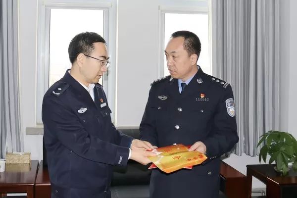 冯毅同志走访慰问定西公安基层单位和民警