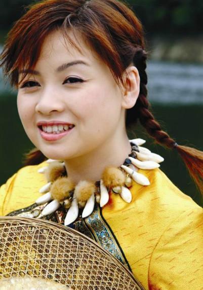 多年以后歌曲原唱杨小曼 0edd8ccee20e47049a028f04da692e7f.jpeg