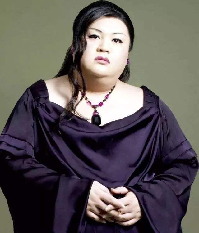 日本最具影响力艺人，本是男性却打扮成女生，