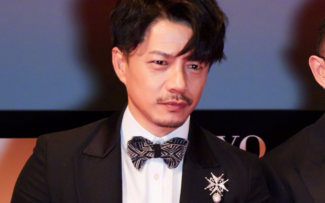 徐峥节目中调侃段奕宏暗恋陶虹，夸赞老婆选老