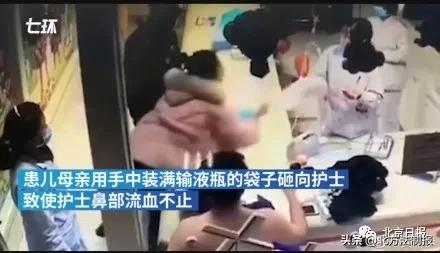 护士脱了内衣让男人吃奶_男人多大了还吃奶图案(3)