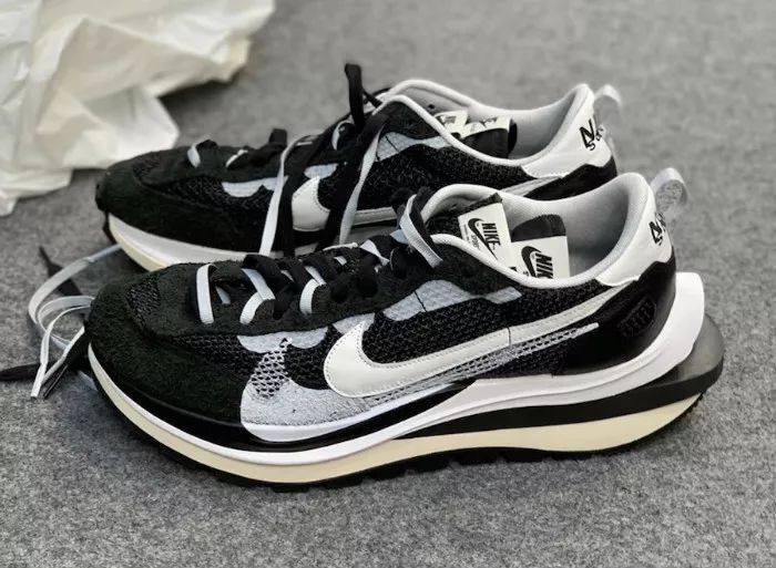 冠希亲晒!sacai x nike 2020 合作款首次曝光,鞋底更厚了!