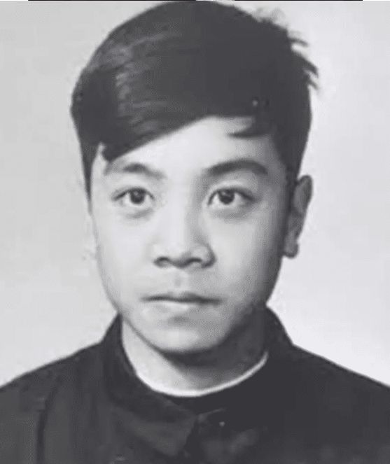 赵忠祥与妻子年轻照被曝出, 与现在老态龙钟差距